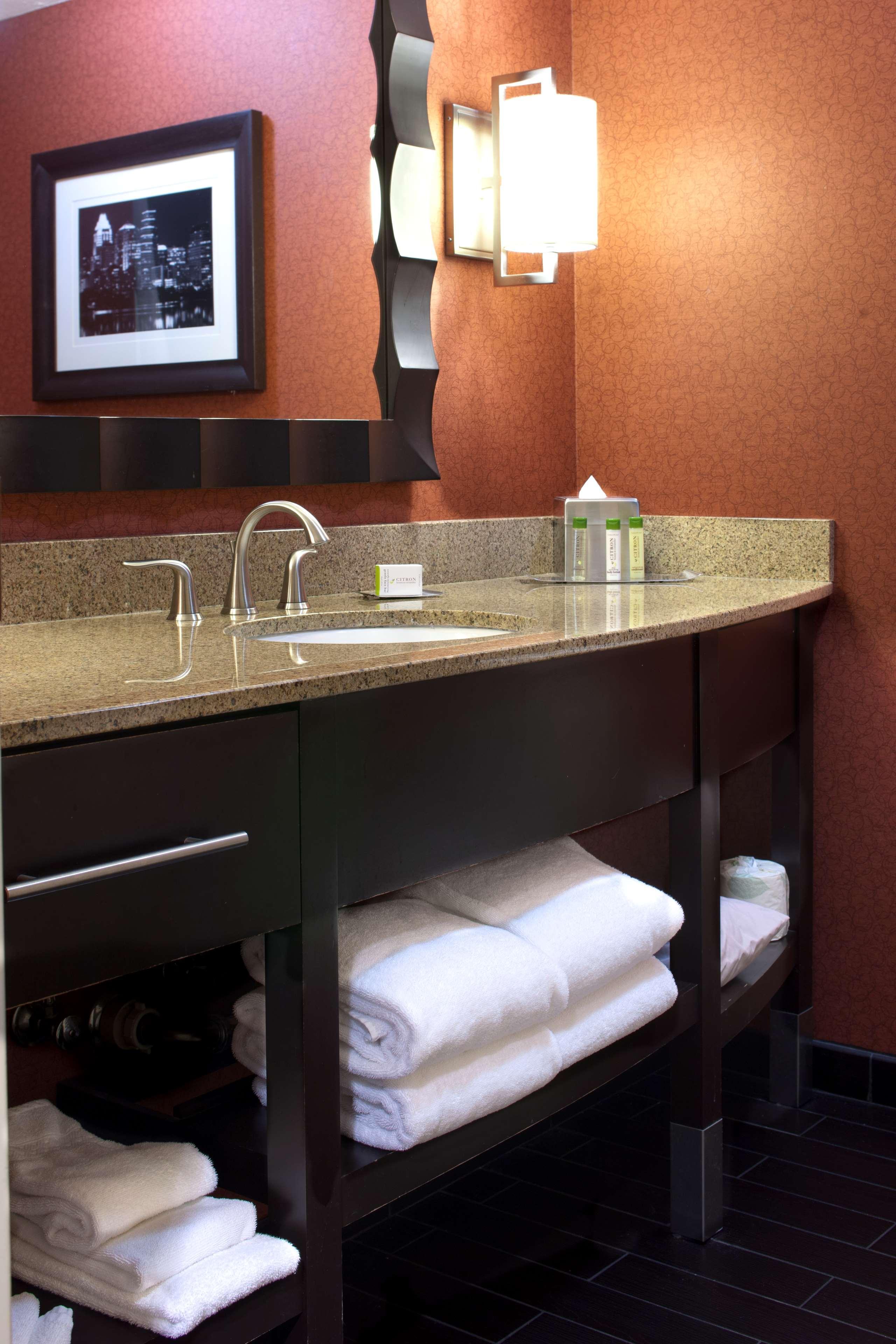 Doubletree By Hilton Austin-University Area Chambre photo