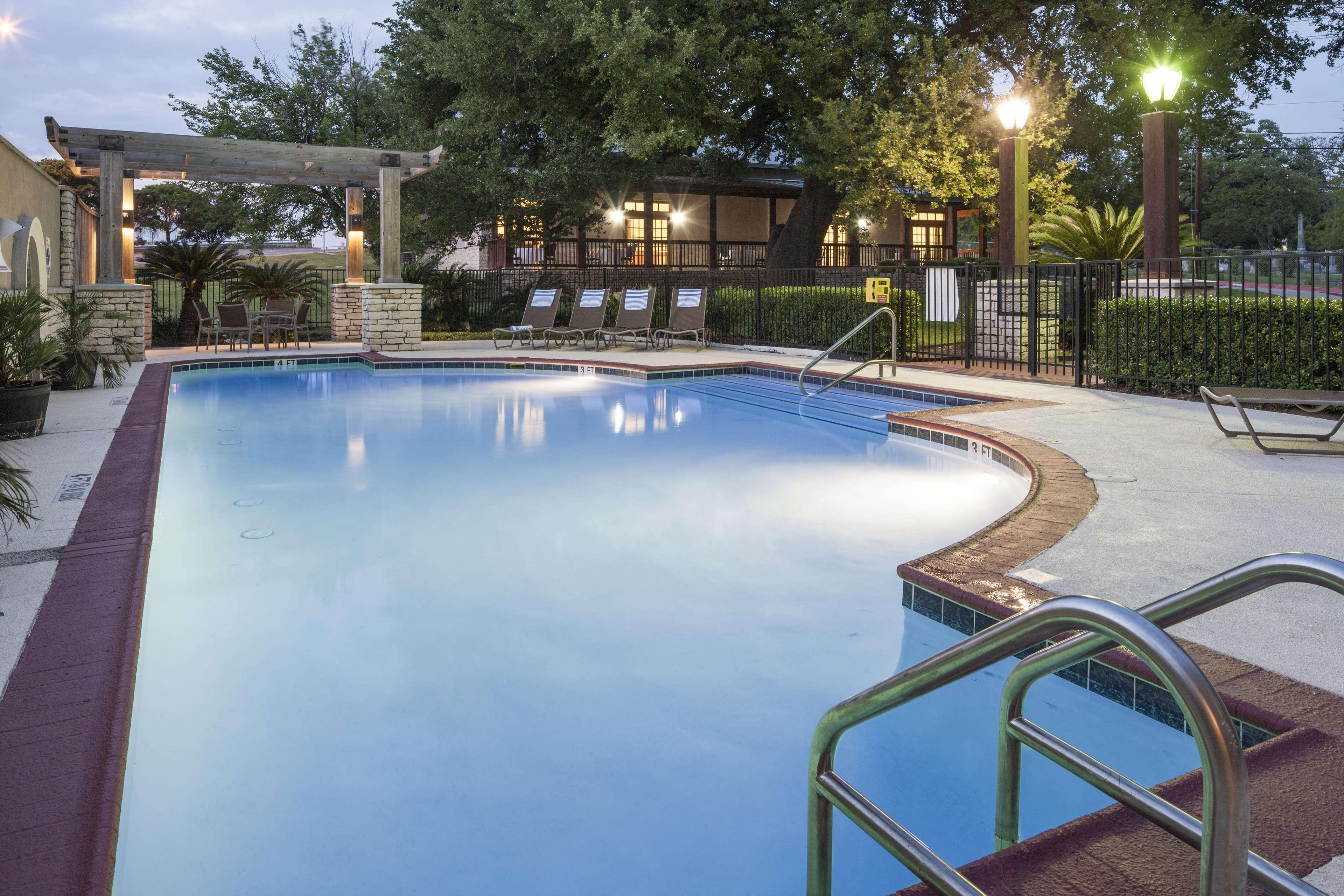 Doubletree By Hilton Austin-University Area Extérieur photo