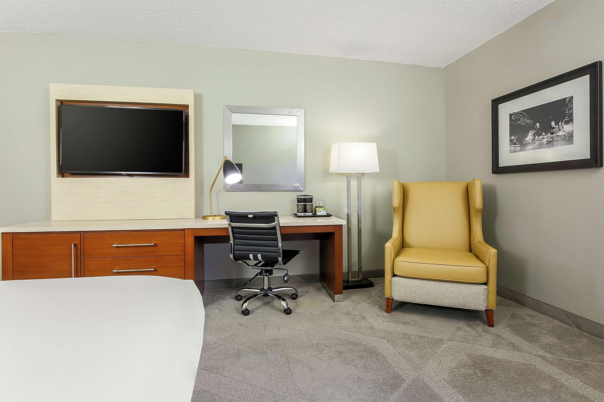 Doubletree By Hilton Austin-University Area Extérieur photo