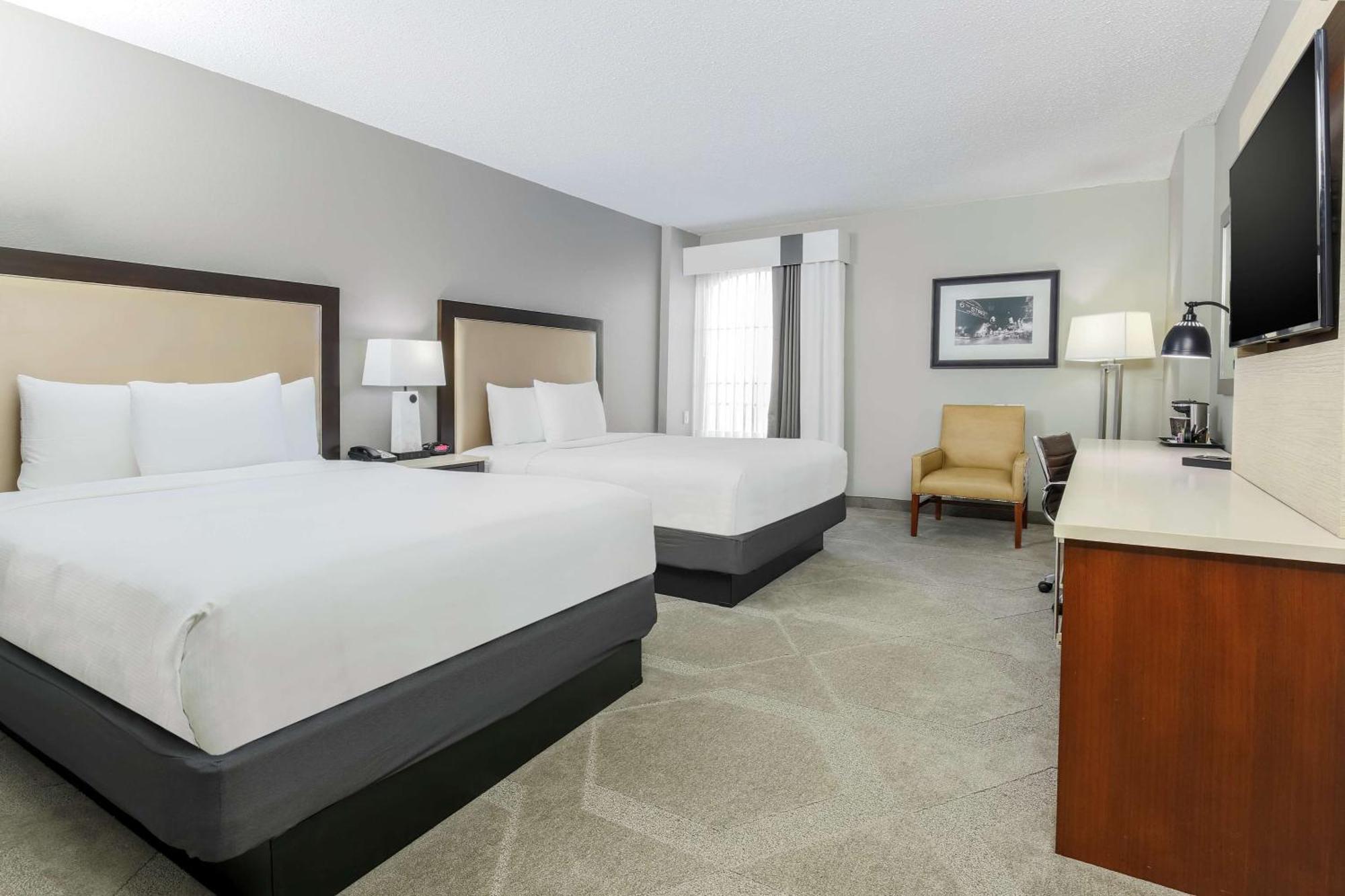Doubletree By Hilton Austin-University Area Extérieur photo