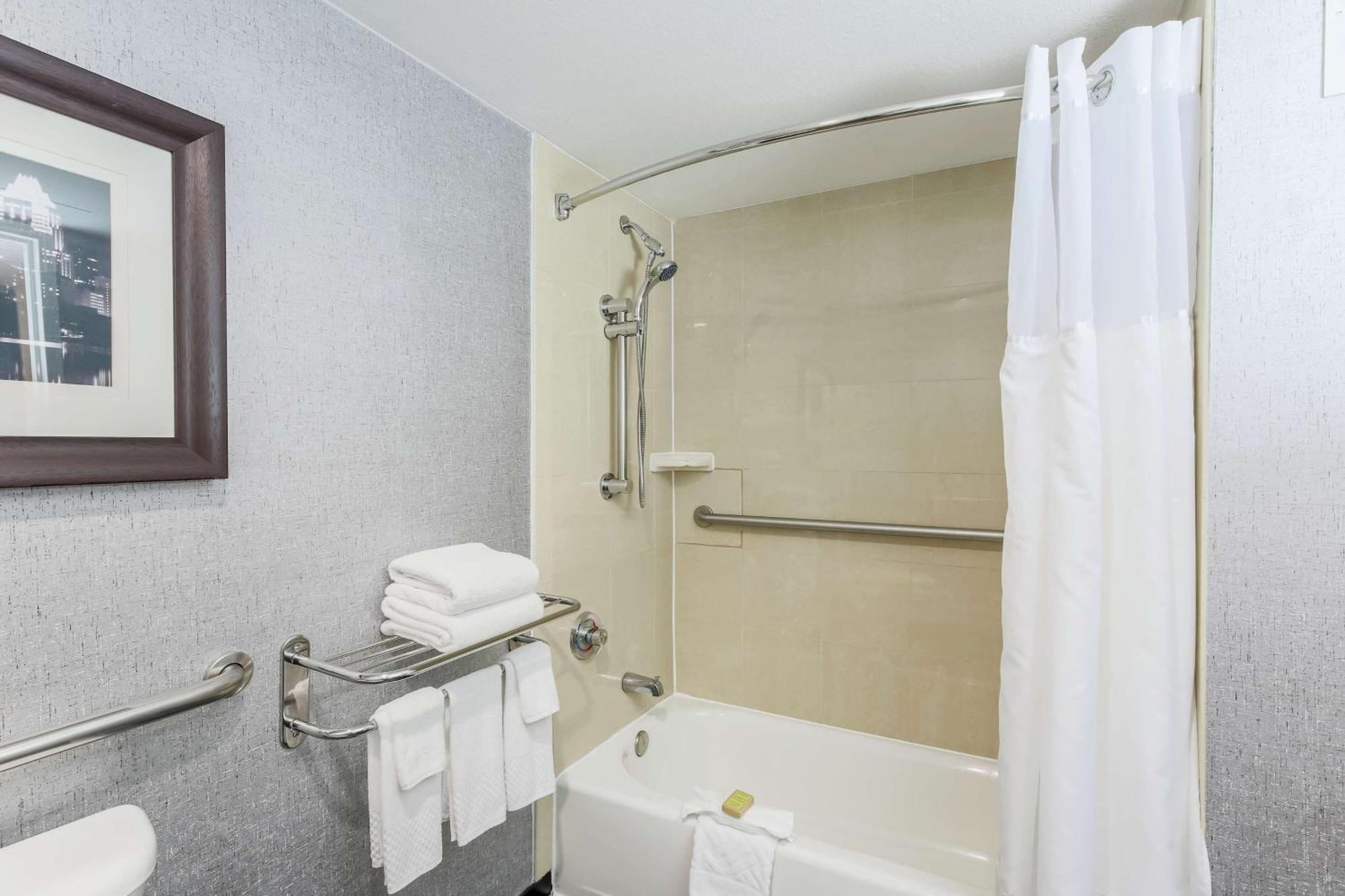 Doubletree By Hilton Austin-University Area Extérieur photo