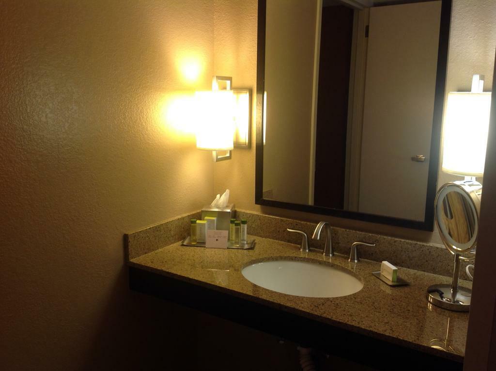 Doubletree By Hilton Austin-University Area Extérieur photo